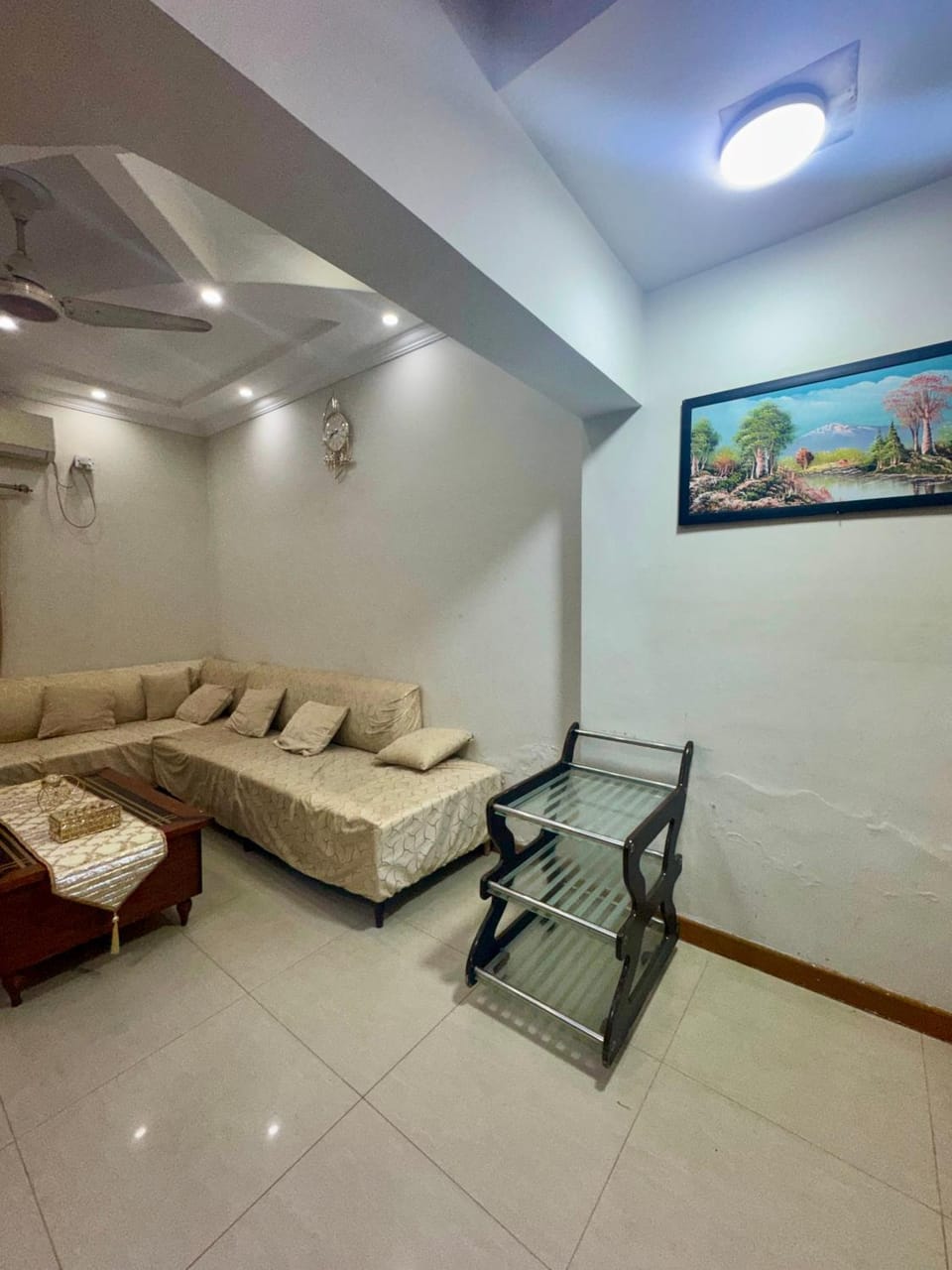 Maliks Guest House House in Lahore