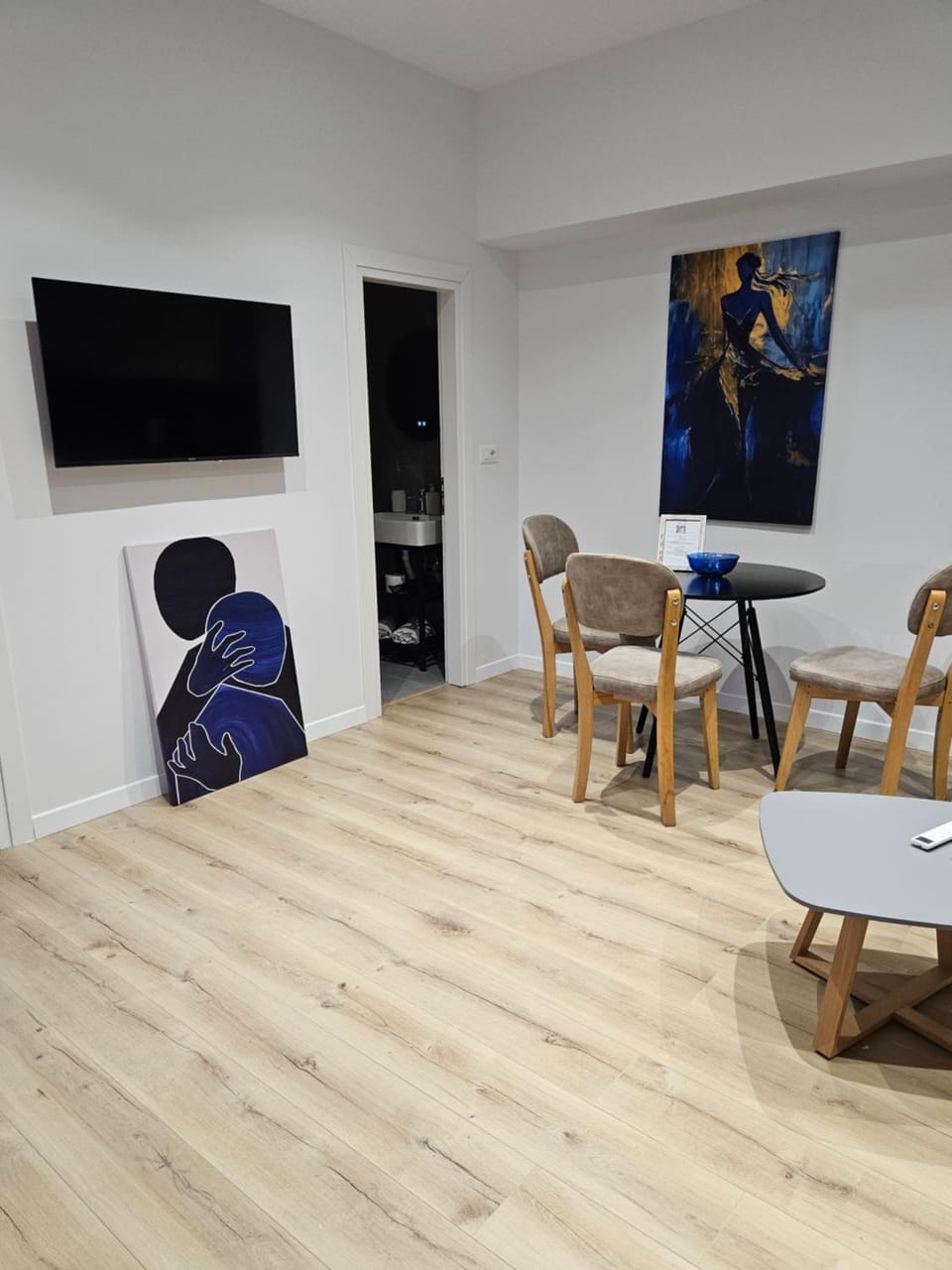 TV and multimedia, Living room, Seating area