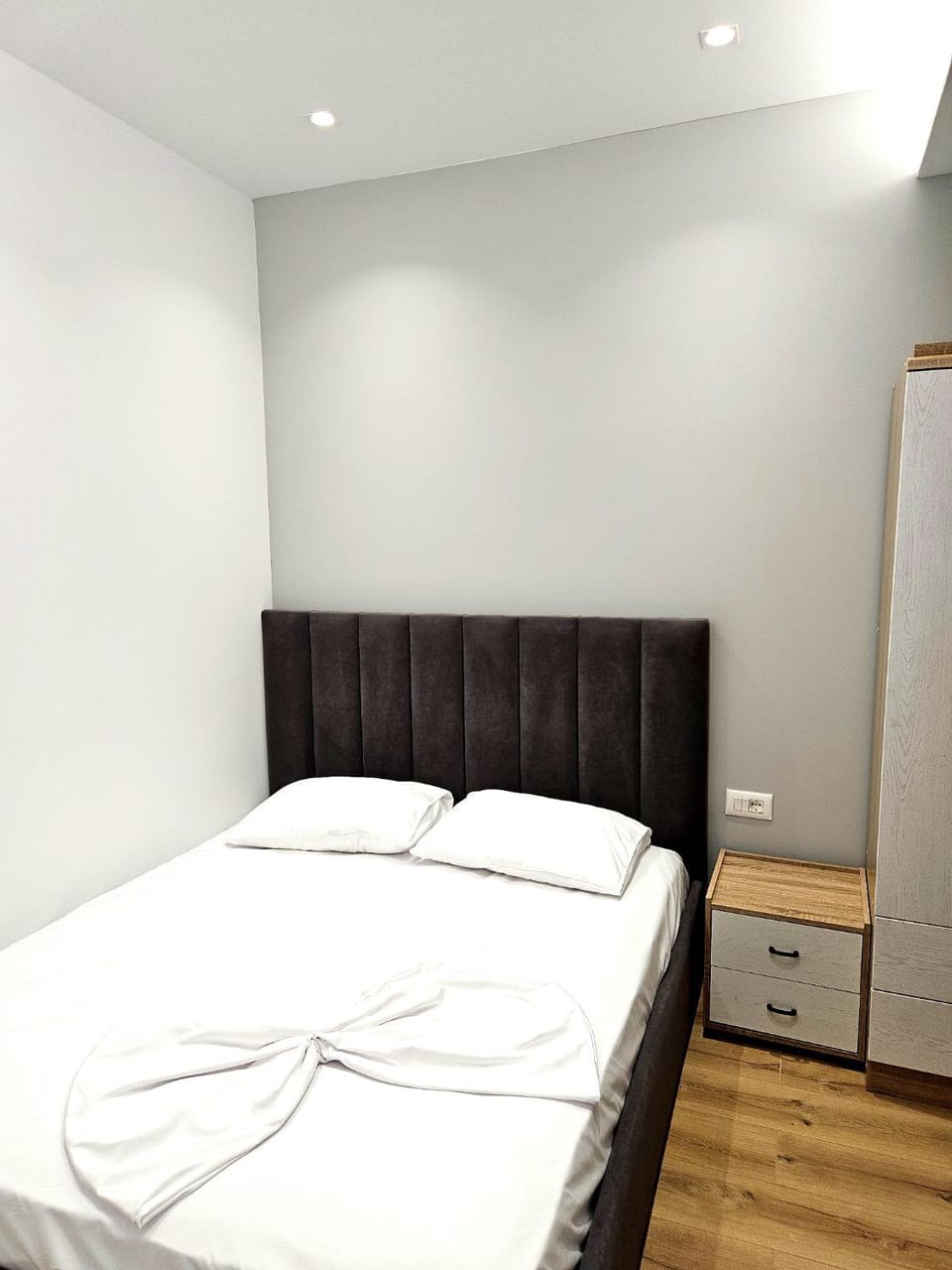 Bedroom, internet, wardrobe