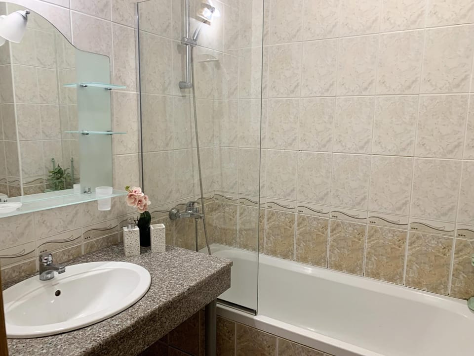 Prostor Apartment - Pool & Beach 50m Away Apartment in Varna Province