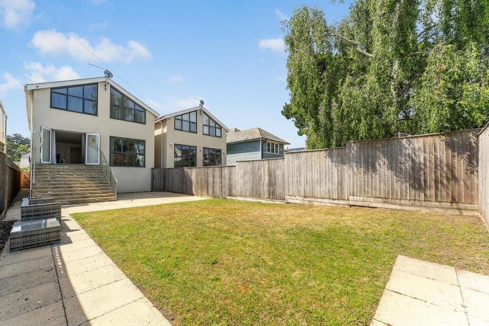 Shore House - Luxury Sandbanks Retreat House in Poole