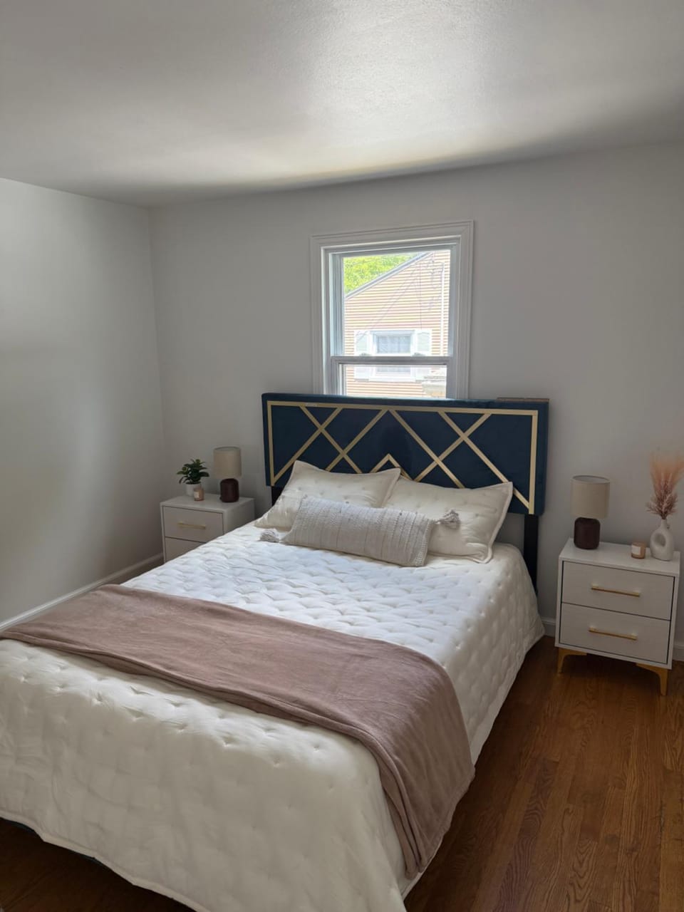 Boho room in house Vacation rental in East Haven