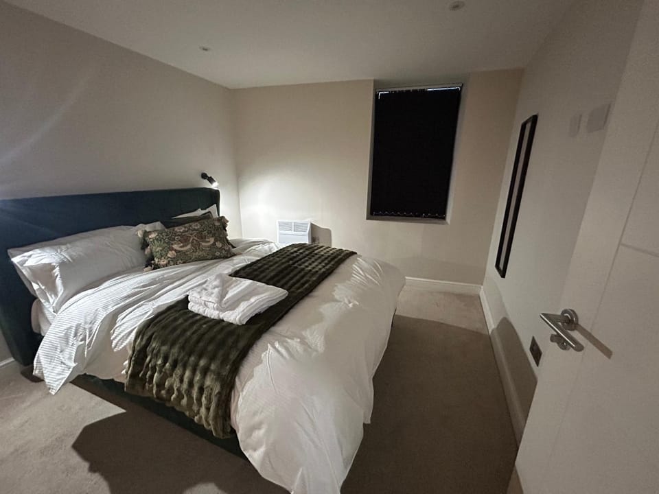 Leeds City Centre, 2 Bed Penthouse with Balcony Apartment in Leeds