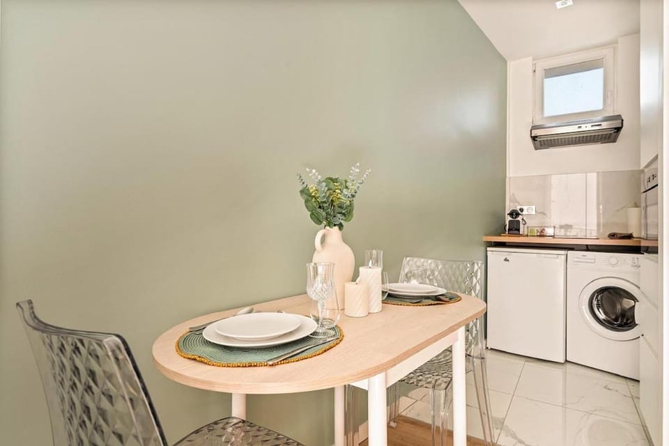 Gem in Neuilly near Seine Apartment in Levallois-Perret