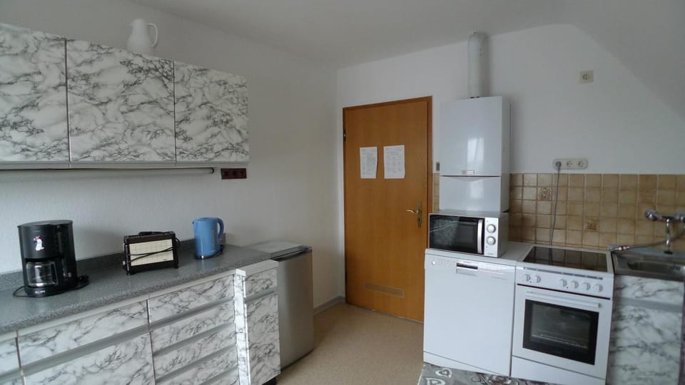 Kitchen or kitchenette, kitchen