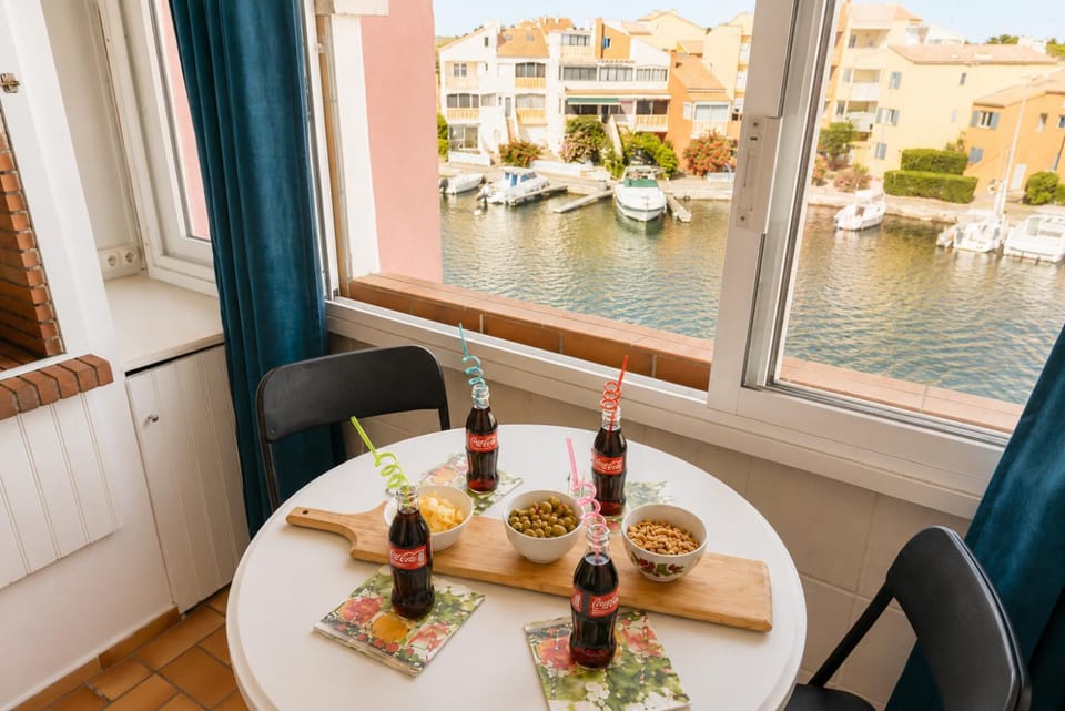 Day, Natural landscape, View (from property/room), Balcony/Terrace, Food and drinks, Dining area, Food, City view, Lake view, River view, Lunch, Dinner, Drinks