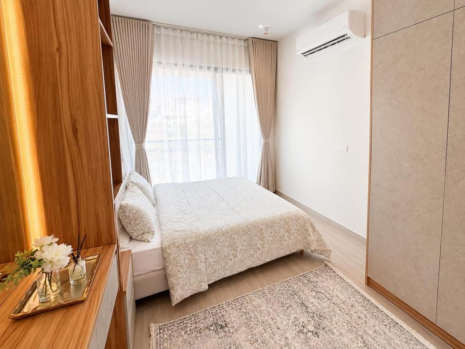 Bed, Bedroom, air conditioner
