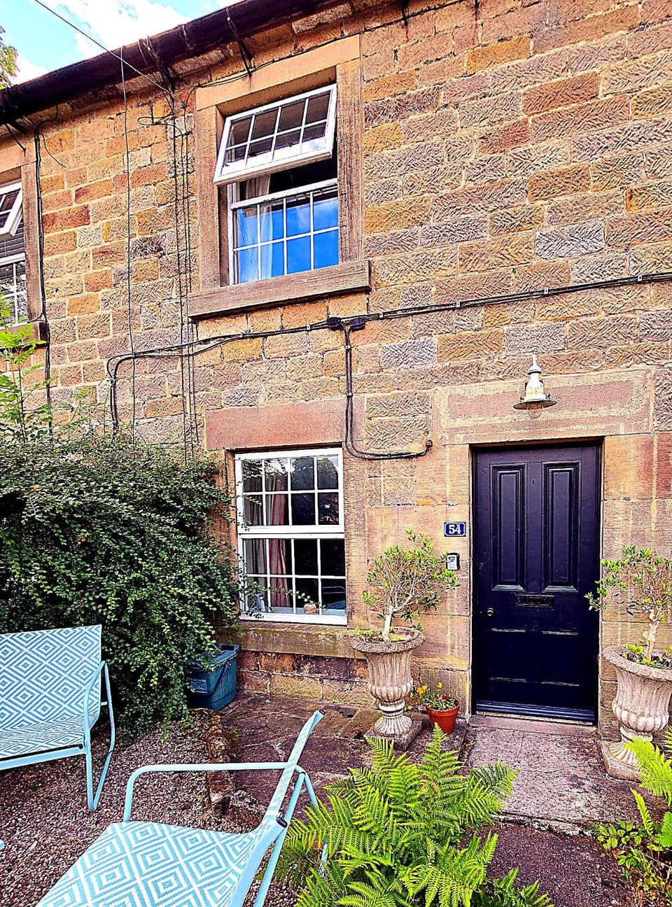 Cosy cottage with stream views in Matlock House in Matlock
