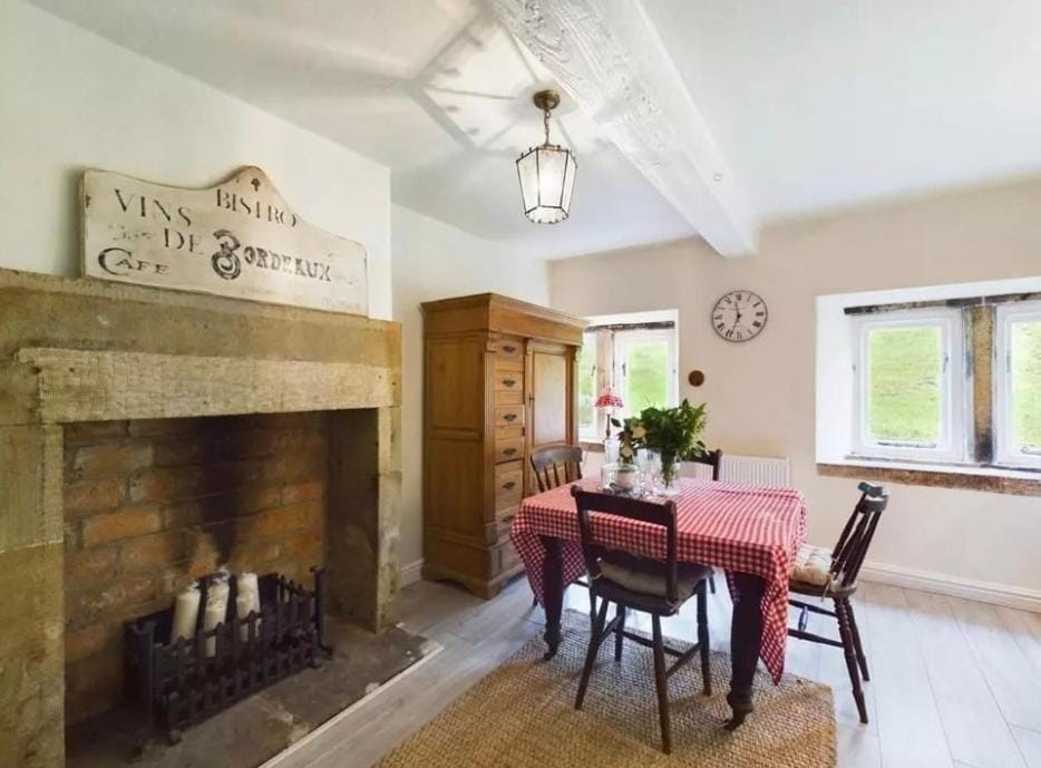 Cosy cottage with stream views in Matlock House in Matlock