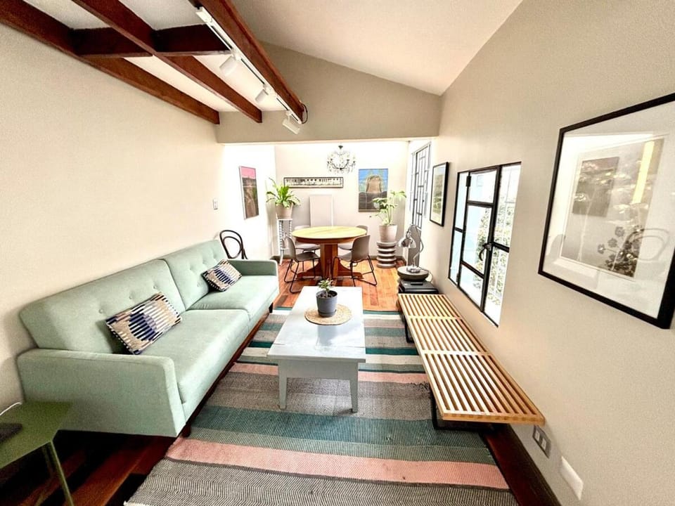 Casa Espejo Loft House in Providencia