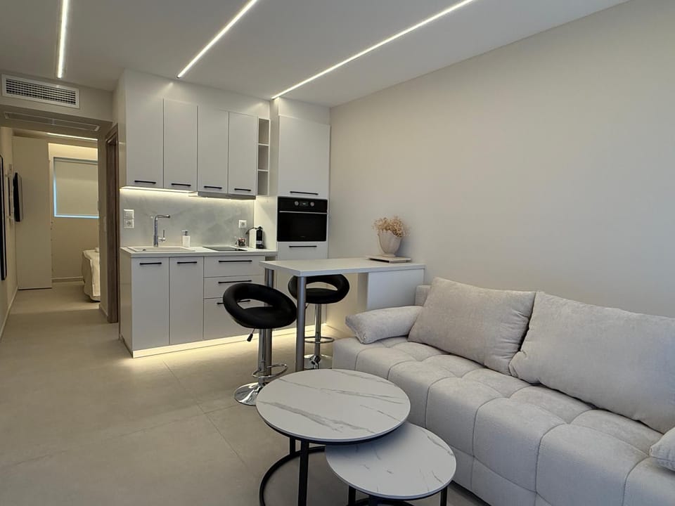 Kitchen or kitchenette, Seating area
