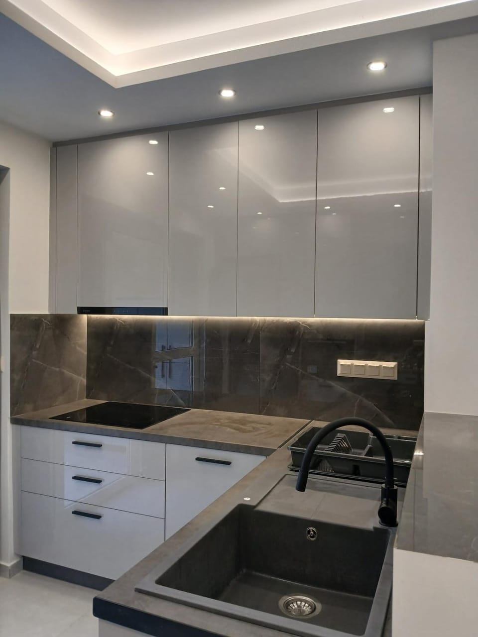 Lithos an Elegant apartment with private garden Apartment in South Athens