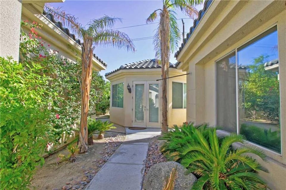Newly Redecorated Private Desert Oasis House in Rancho Mirage