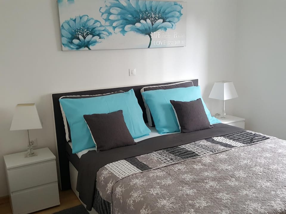 Bed, Bathroom, Seating area, Bedroom