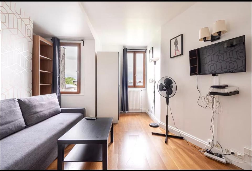 Tour Eiffel view Apartment in Paris