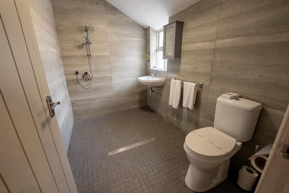 Oakerthorpe Holiday Village Farm Stay in Amber Valley