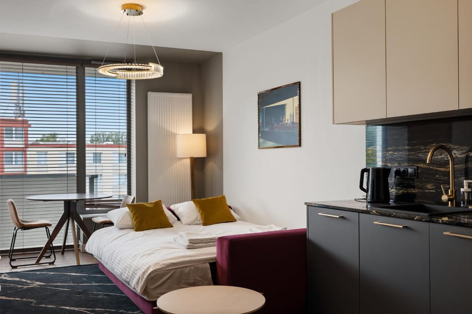 Bed, Kitchen or kitchenette, Living room, Photo of the whole room, Seating area, Dining area, Bedroom