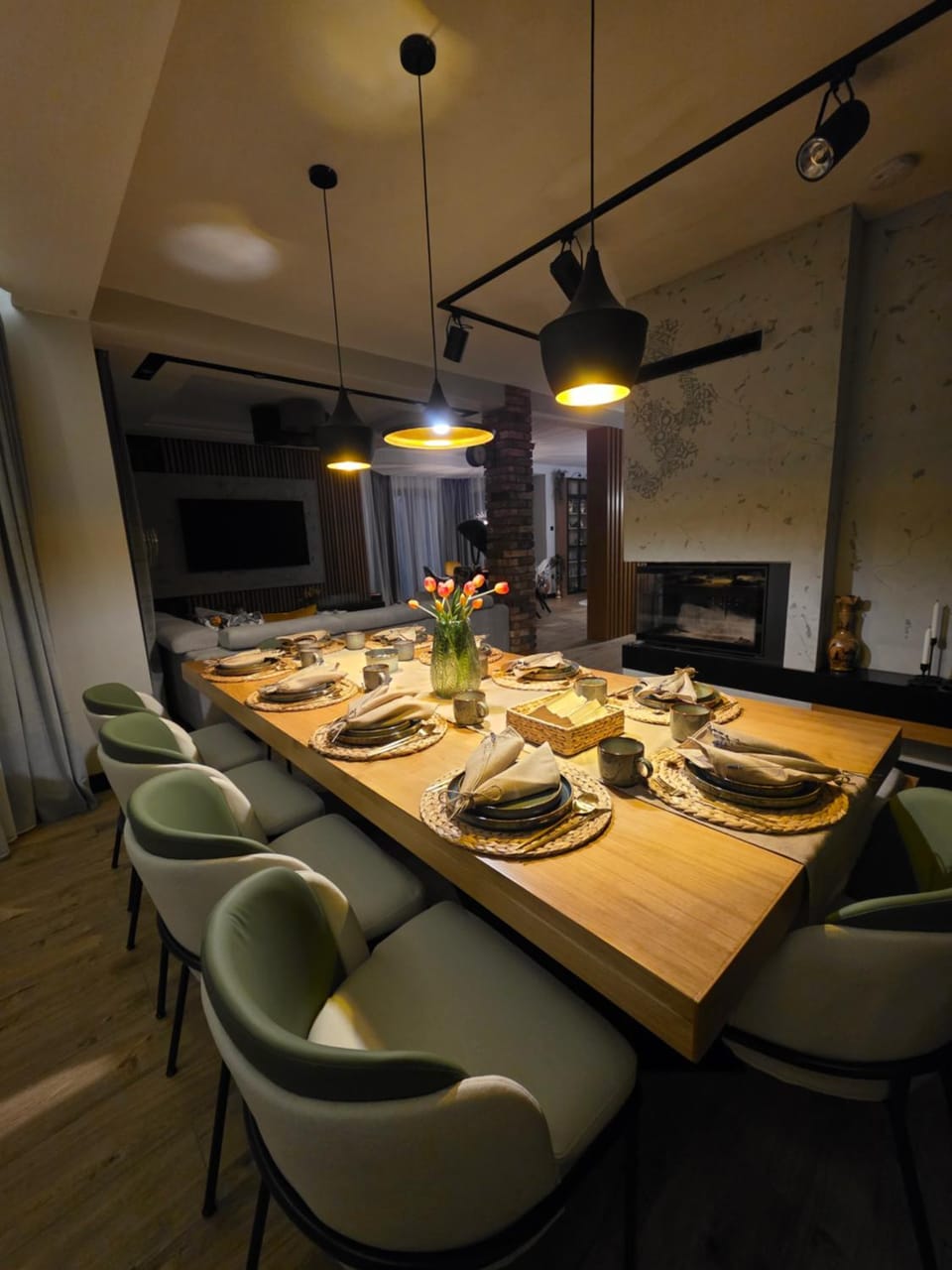 Food and drinks, Dining area, Food