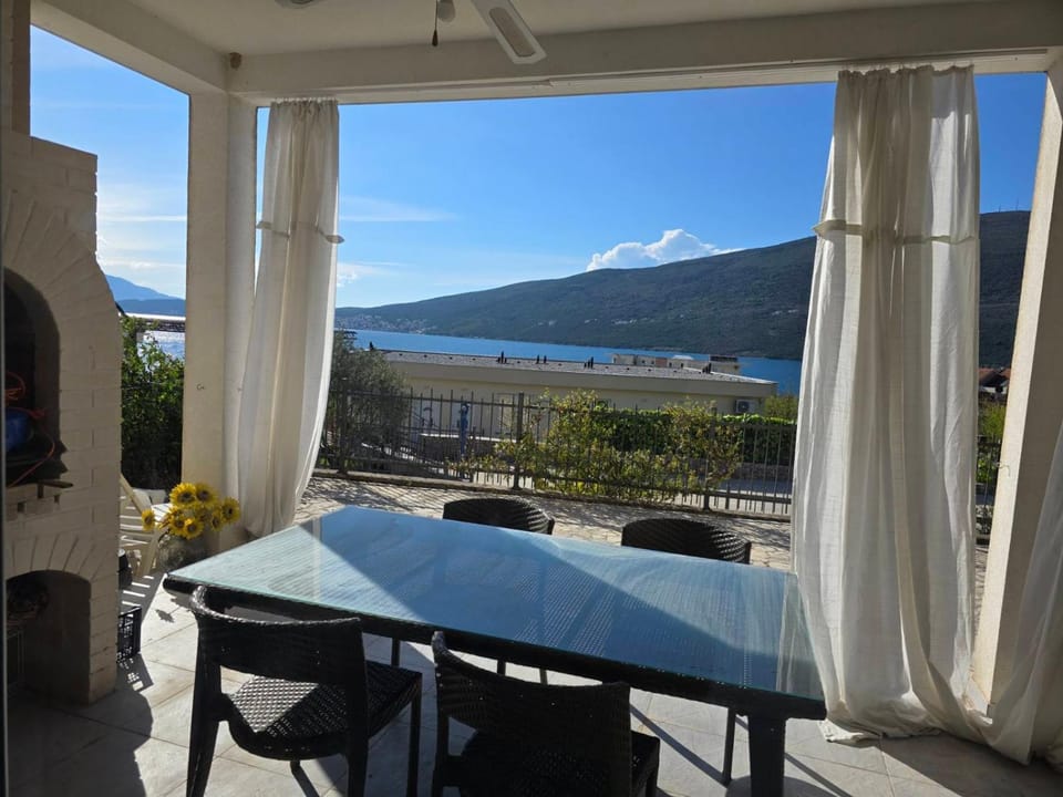 Jelena Apartment in Kotor Municipality