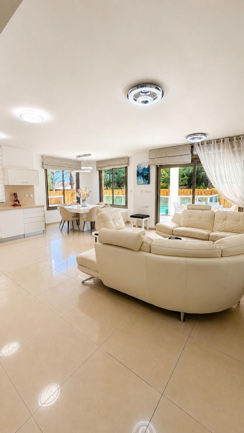 Garden Floor Yaara Private heated pool 3BR House in Eilat