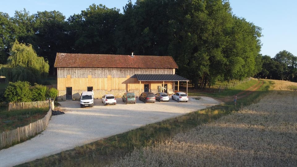 Éco-camping Le Bois de Cussac Campground/ 
RV Resort in Nouvelle-Aquitaine
