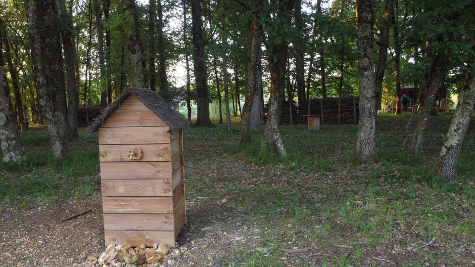 Éco-camping Le Bois de Cussac Campground/ 
RV Resort in Nouvelle-Aquitaine