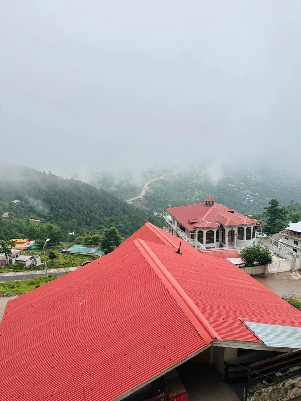 Murre Cloud 9 Apartment in Punjab