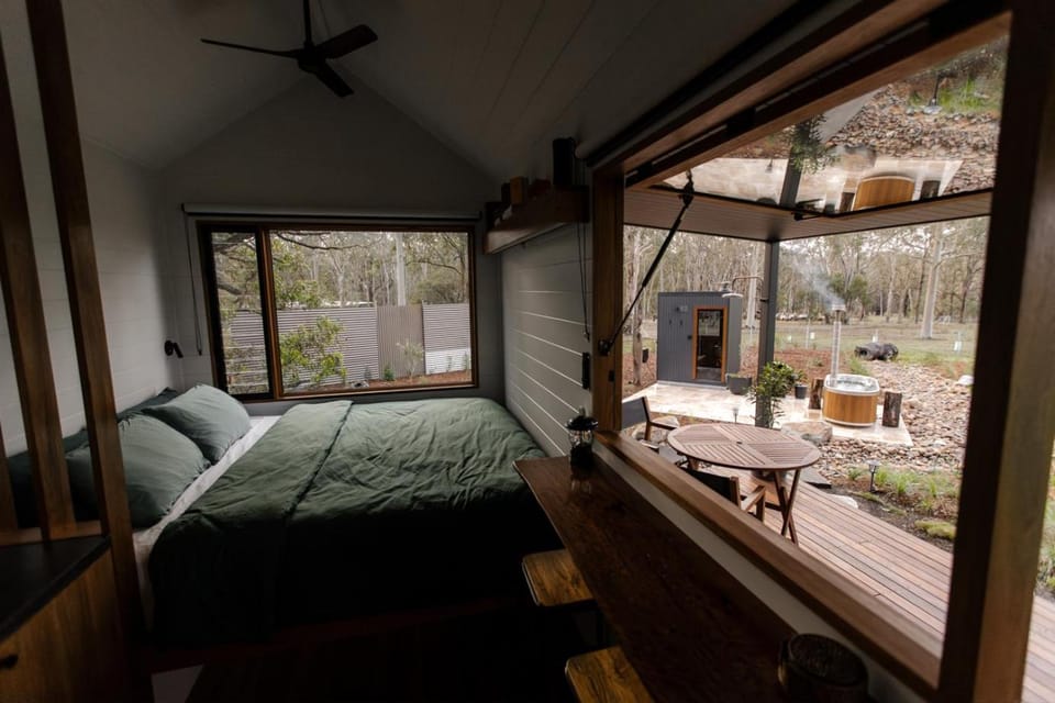 Wood-fired Hot Tub & Sauna, Tiny Cabin in Hunter Valley Cabin in Vacy