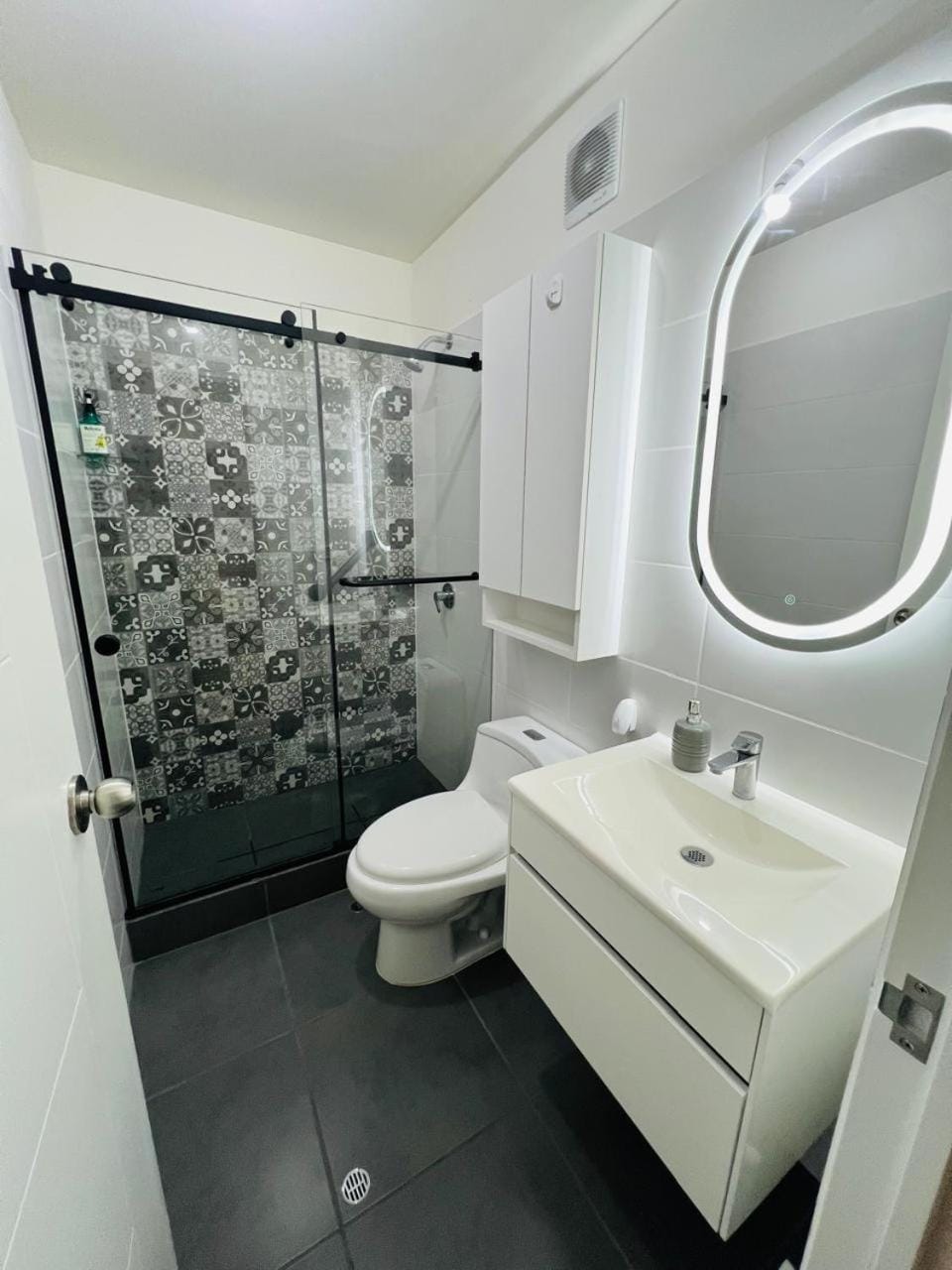 SQ Living-Pool-Coworking-Facing Miraflores Apartment in San Isidro