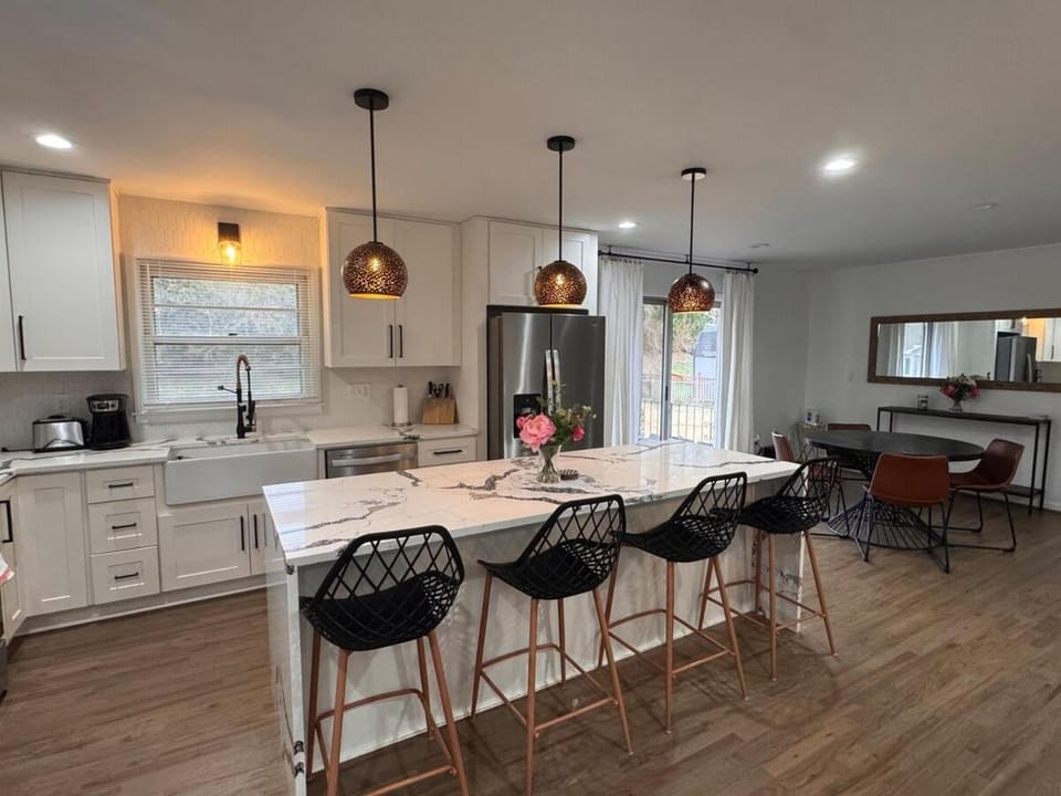 Casa Lavista Decatur 3BR Home Fenced Yard Pet Friendly House in Georgia