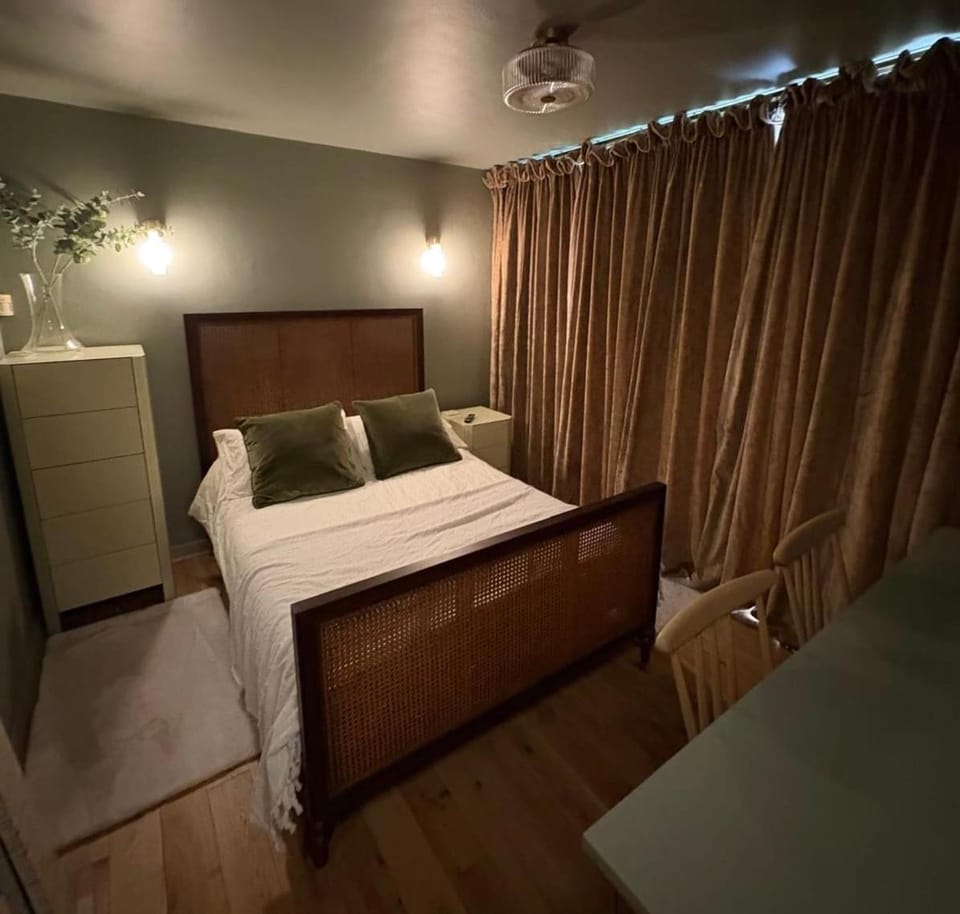 The Warwick Room Apartment in Warwick