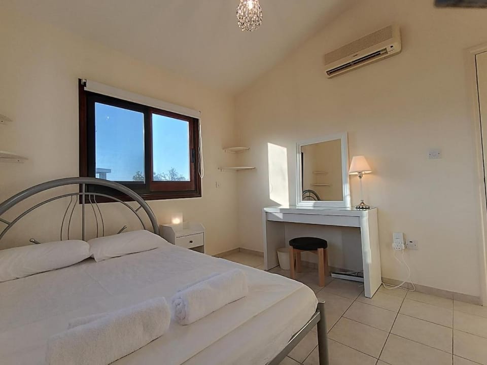 Lovely seaview villa near Sea Caves, Paphos Villa in Peyia