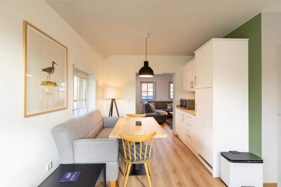 Seating area, kitchen