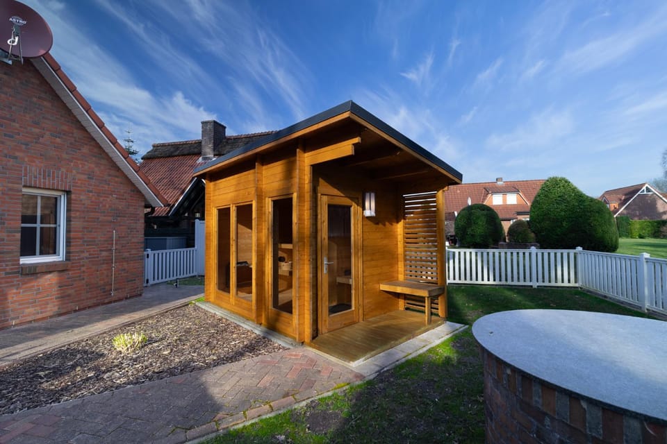 Garden, Sauna