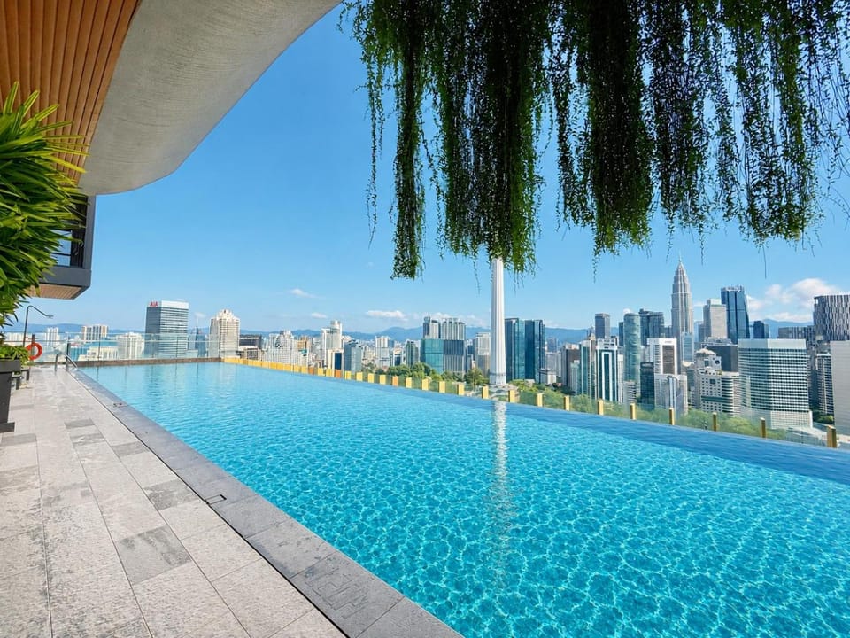 Property building, Nearby landmark, Day, Natural landscape, City view, Pool view, Swimming pool, Swimming pool