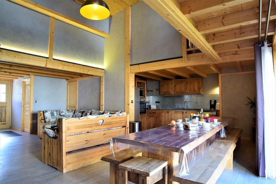 Property building, Kitchen or kitchenette, Living room
