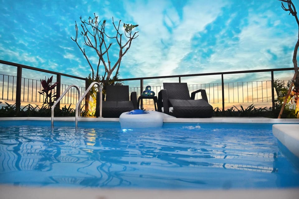 Swimming pool, Swimming pool