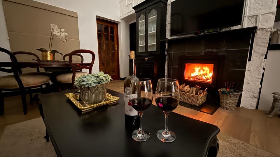 Living room, Seating area, fireplace