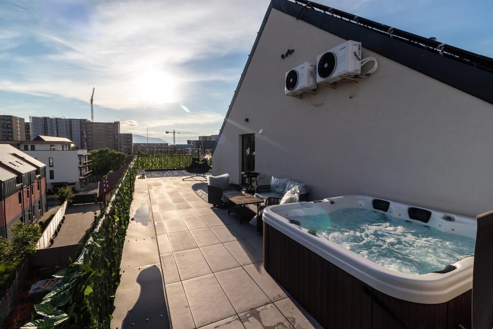 Hot Tub, Balcony/Terrace