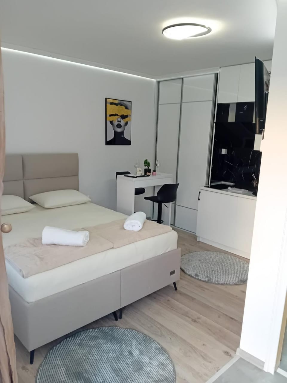 TV and multimedia, Kitchen or kitchenette, Bedroom