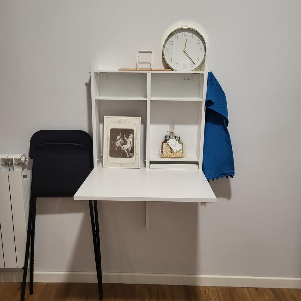 Kitchen or kitchenette, Decorative detail