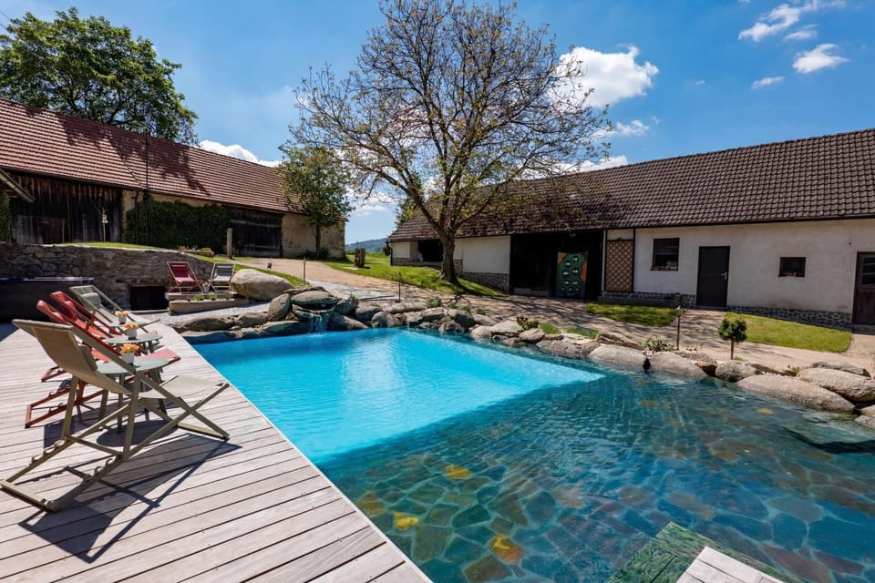 Property building, Balcony/Terrace, Swimming pool