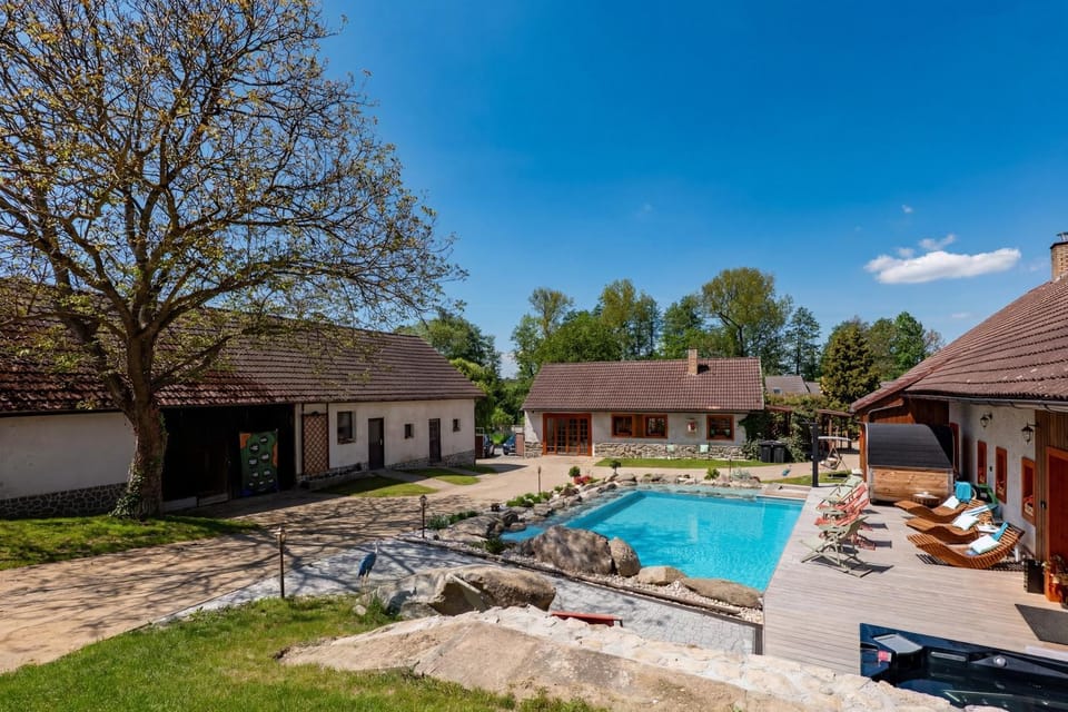 Property building, Swimming pool
