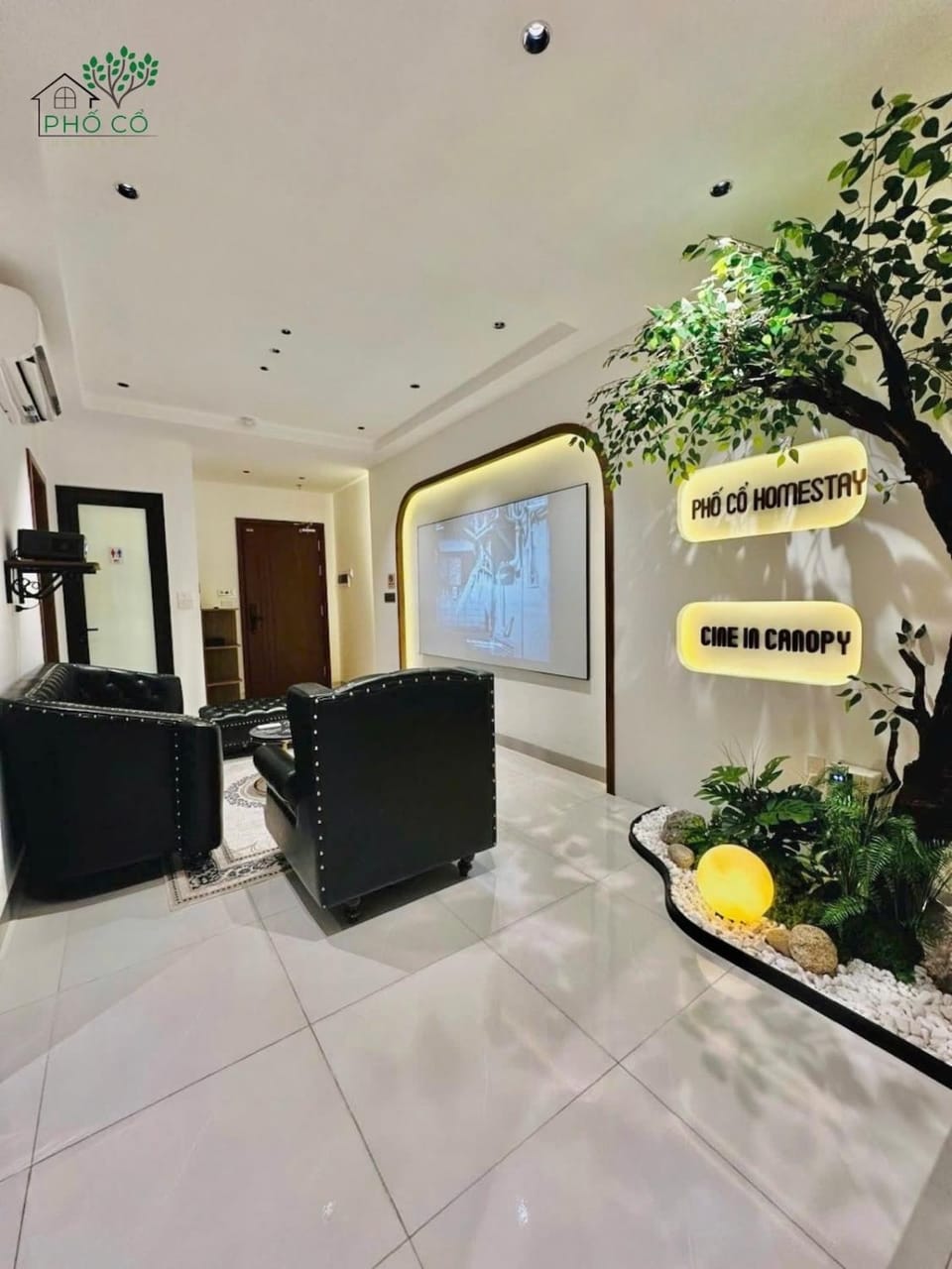 Communal lounge/ TV room, TV and multimedia, Living room, Seating area, Evening entertainment