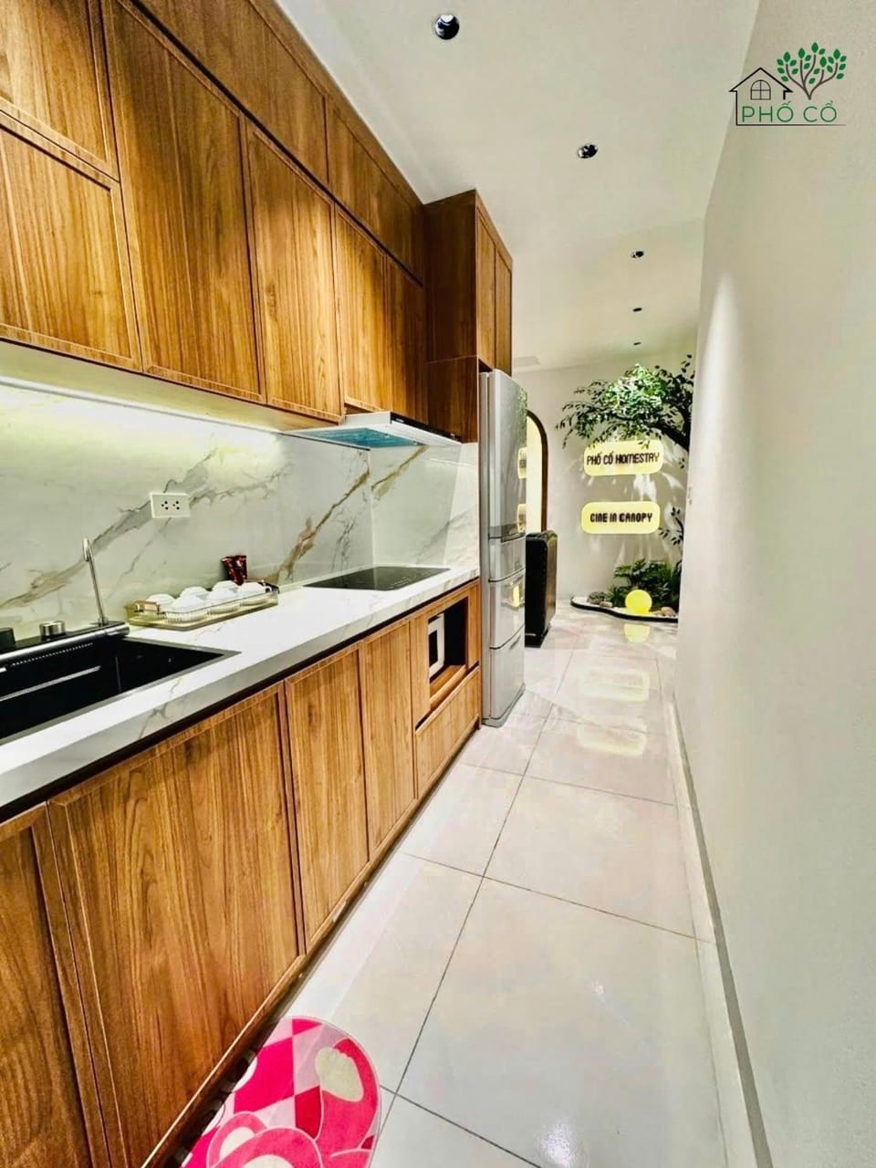 microwave, minibar, kitchen