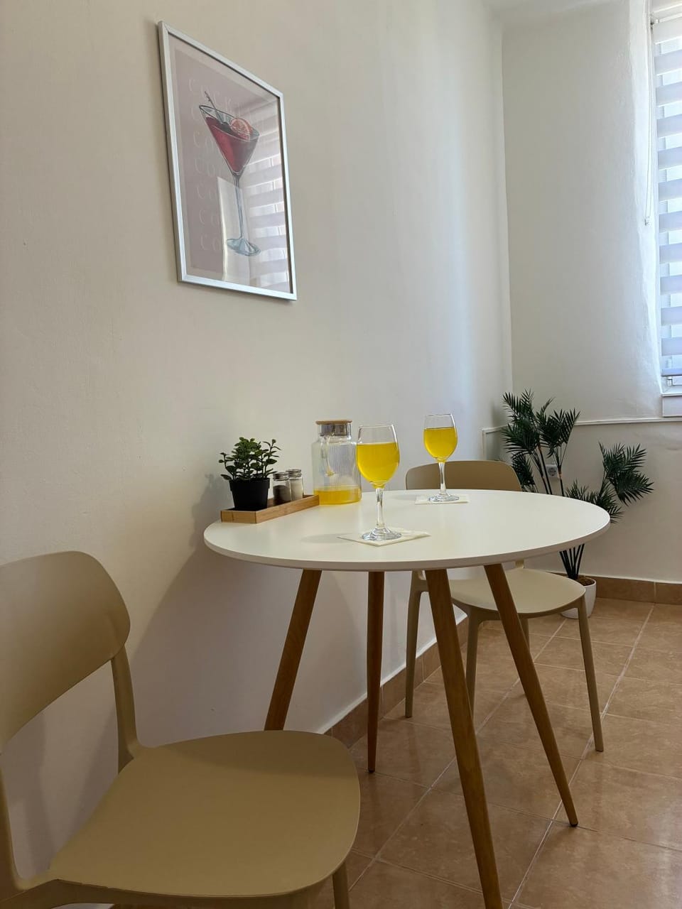 Food and drinks, Dining area, Drinks