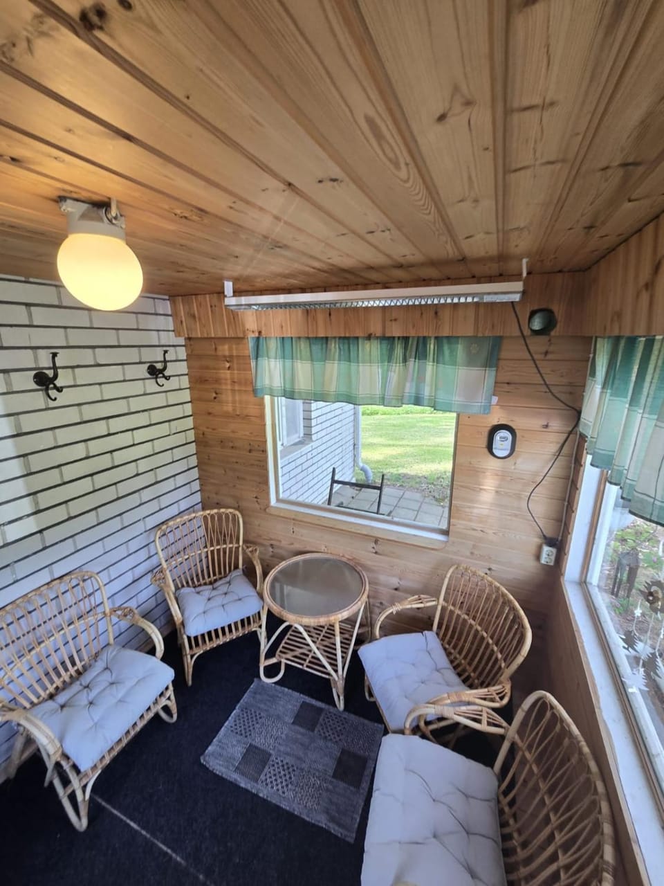 Revontulet Zohar Hazfoni Tulisydän Huvila House in Finland