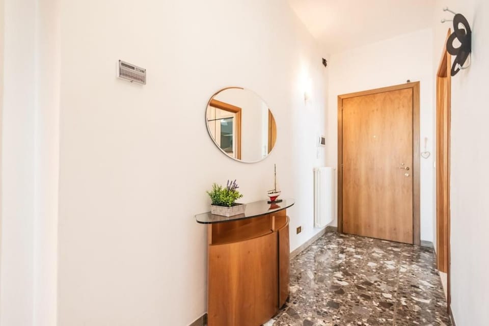 Amazhome - Seaside House with Balconies at the Sea Apartment in Rimini