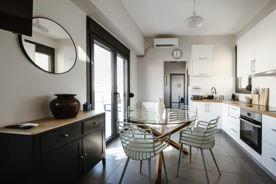 Central Penthouse - Sea & Mountain View Apartment in Volos