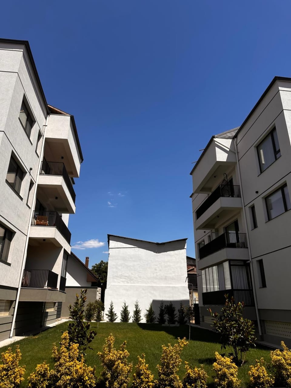 Cozy Central Home & Free Private Parking Apartment in Craiova